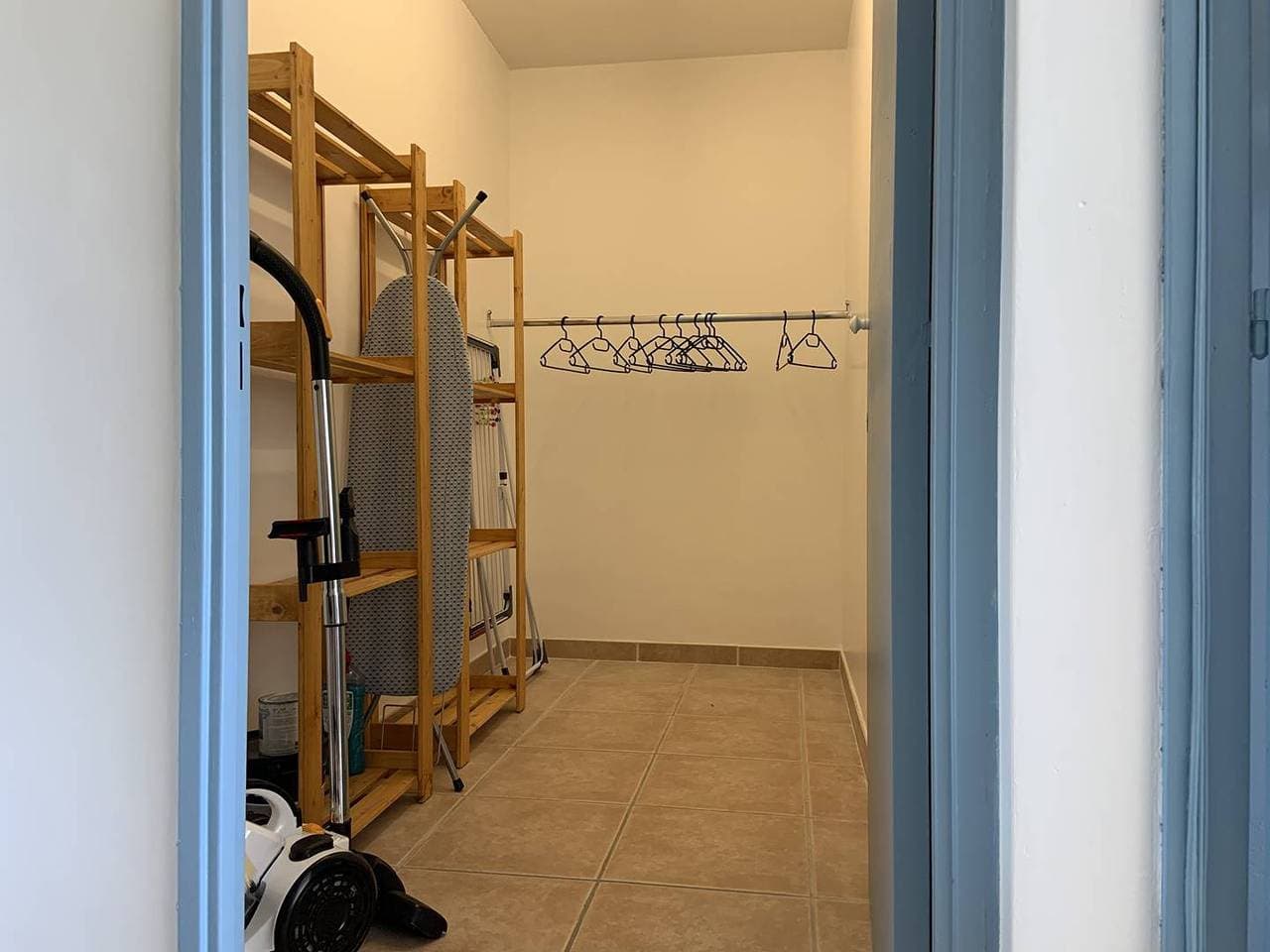 Foto 9 von 17: Klimatisierte Wohnung mit Terrasse, Privatparkplatz, Residenz mit Swimmingpool