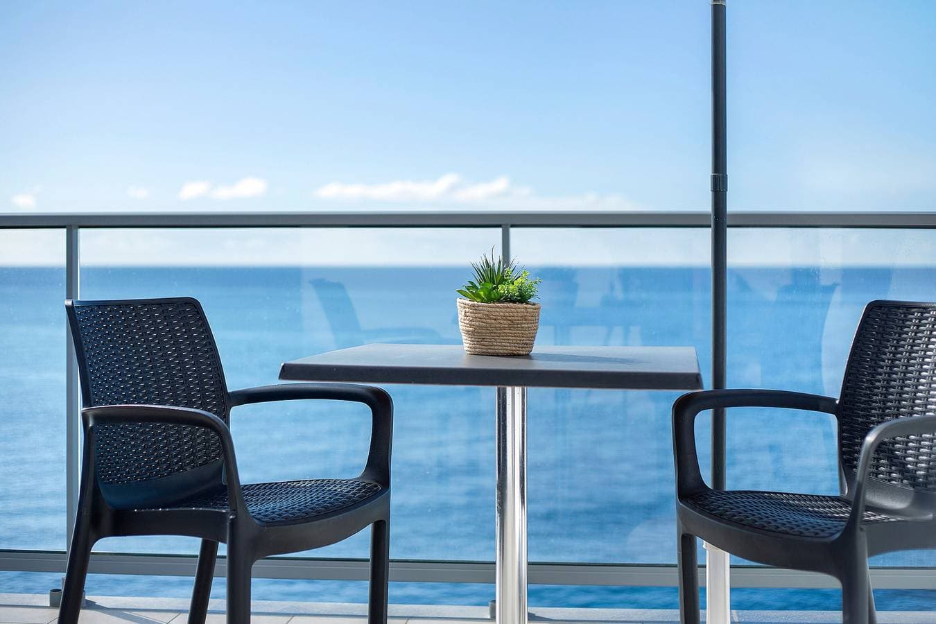 Foto 13 von 25: Ferienwohnung 'The Wave House - Oceanfront' mit Meerblick, Wi-Fi und Klimaanlage