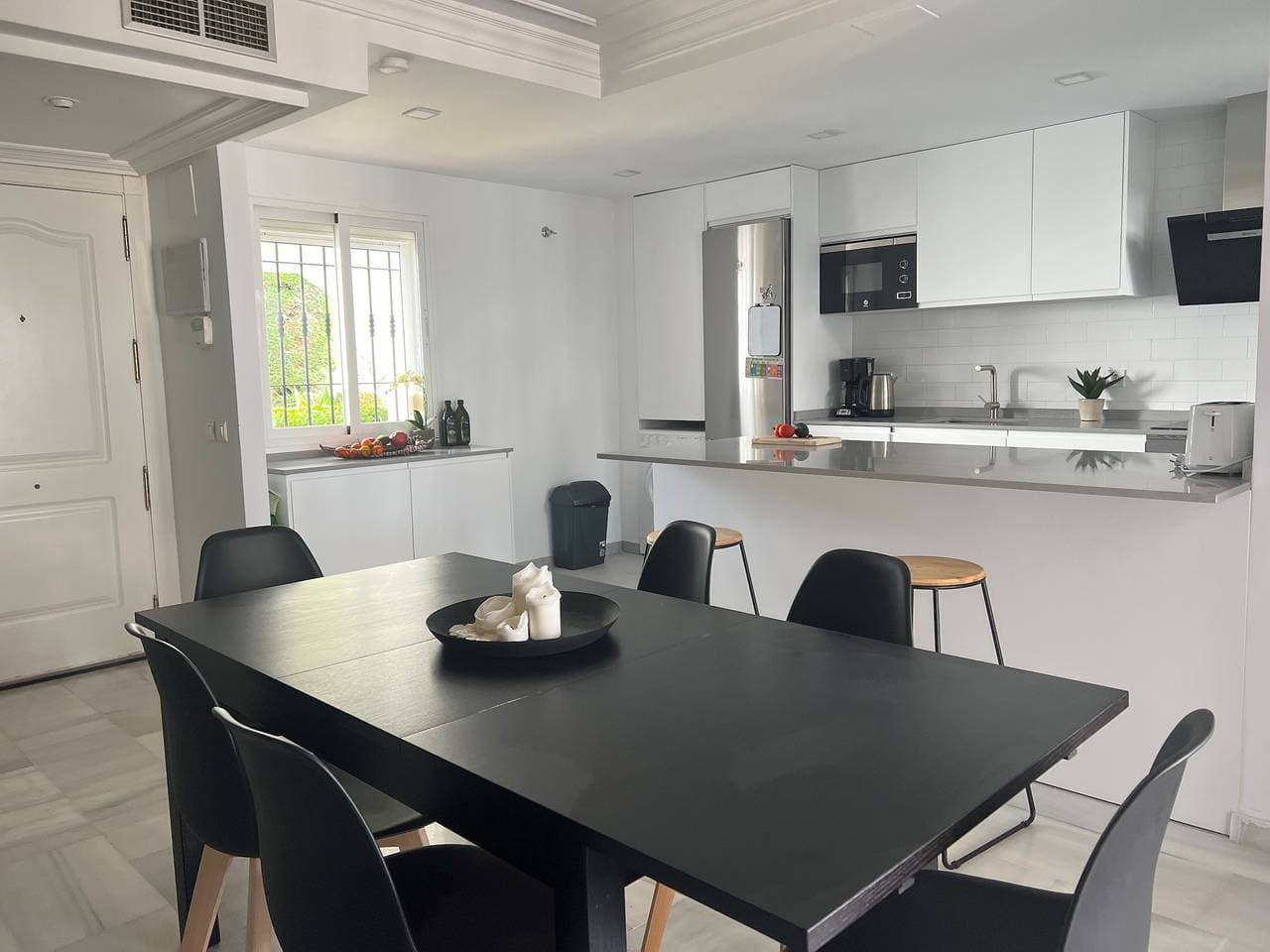 Foto 7 von 20: Apartment 'Wunderschön Neu Renovierte 3-Zimmer-Wohnung' mit Bergblick, WLAN und Klimaanlage