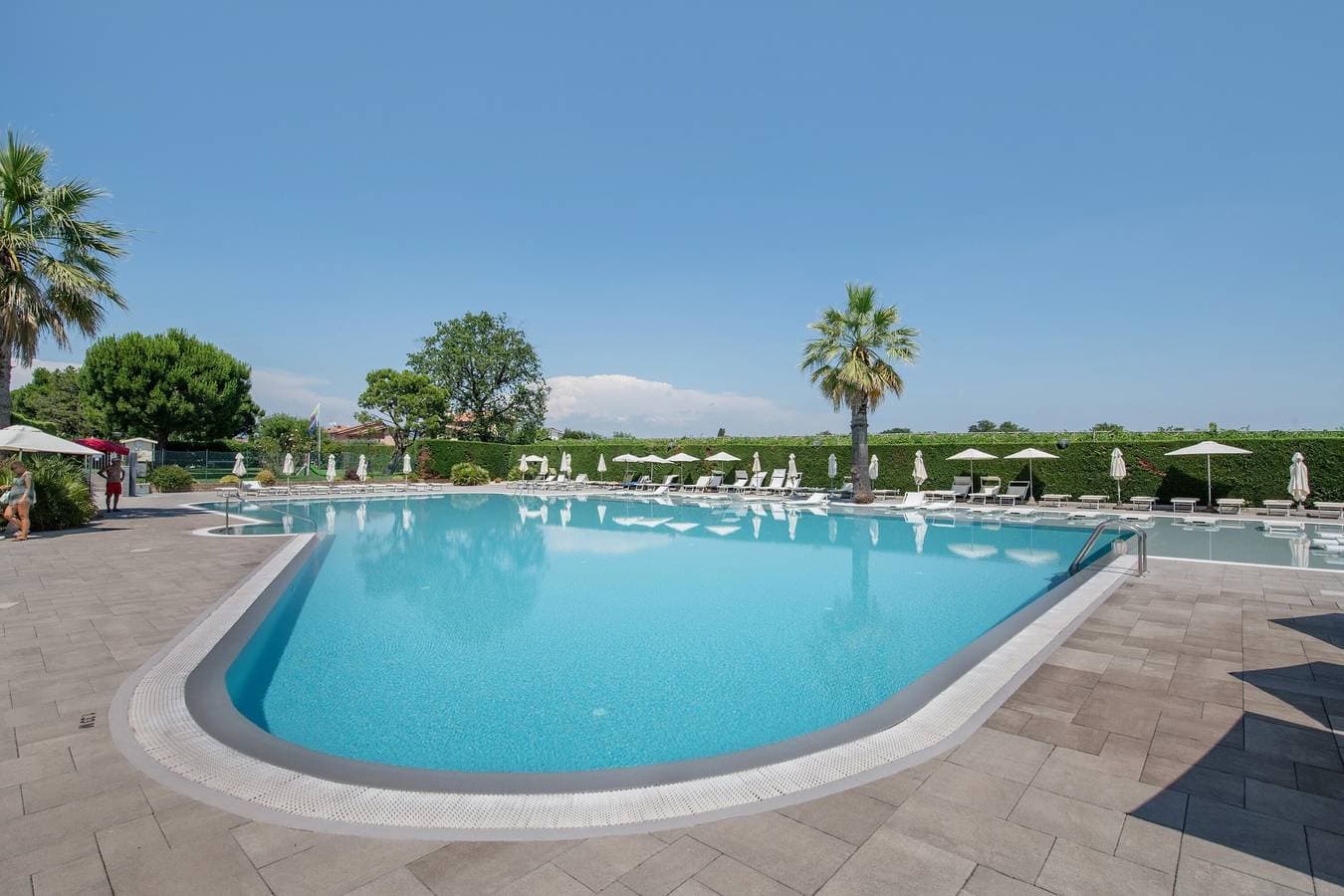 Foto 4 von 37: Apartment 'I Vigneti Del Garda' mit Gemeinschaftspool, WLAN und Klimaanlage