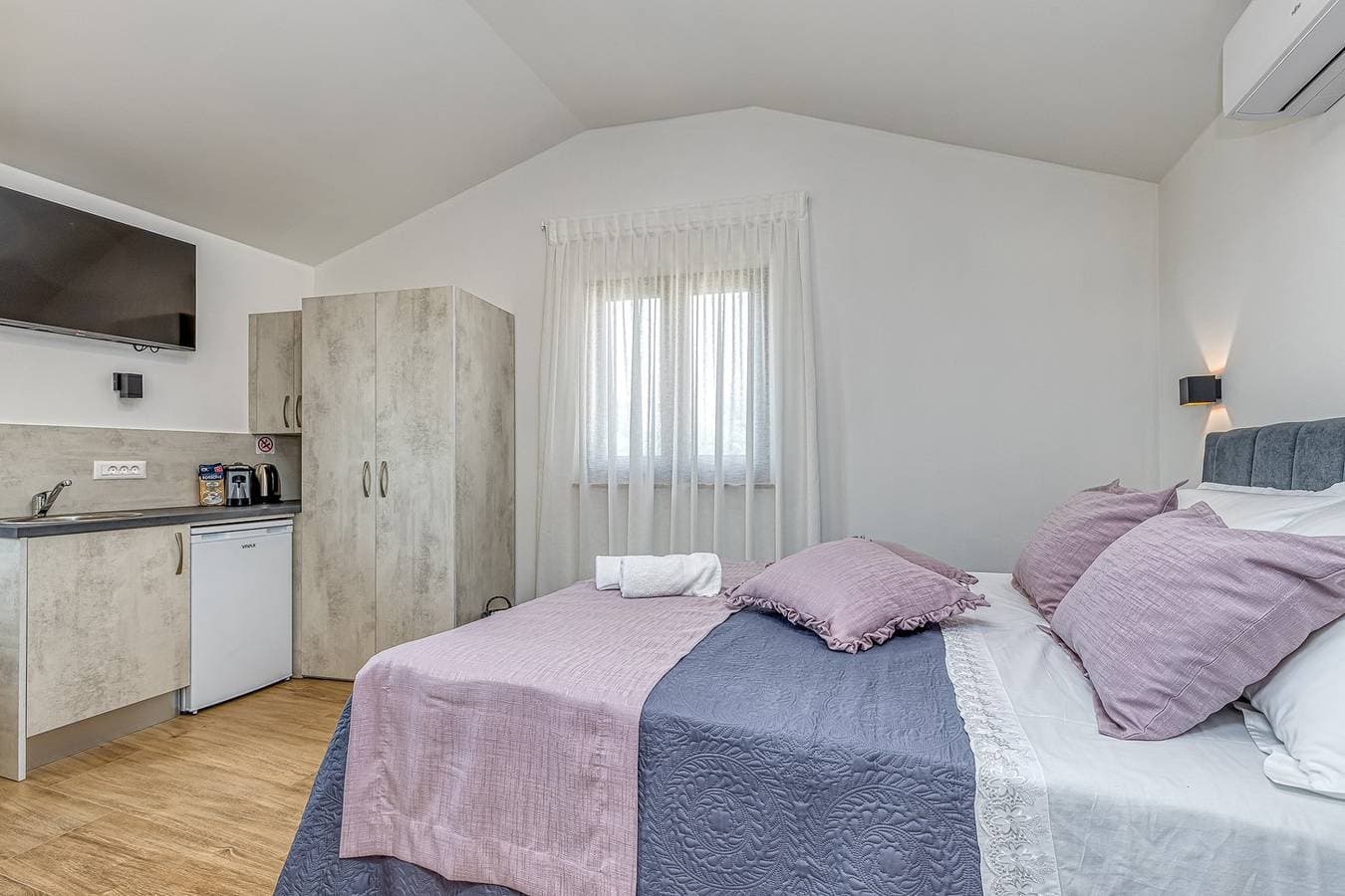 Luxury Double Bedroom No.2 1