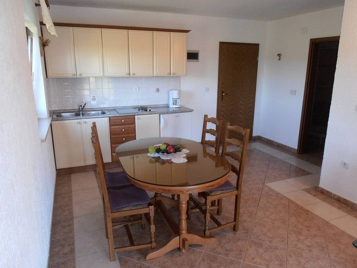 Foto 7 von 19: One bedroom apartment with large balcony and partial sea view