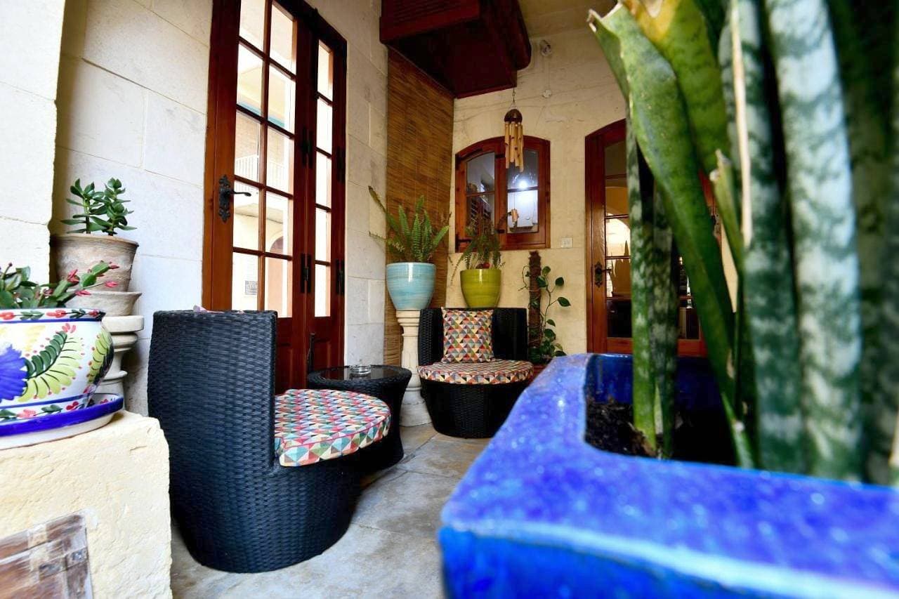 Foto 4 von 12: Superior Triple Room with Partial Sea View