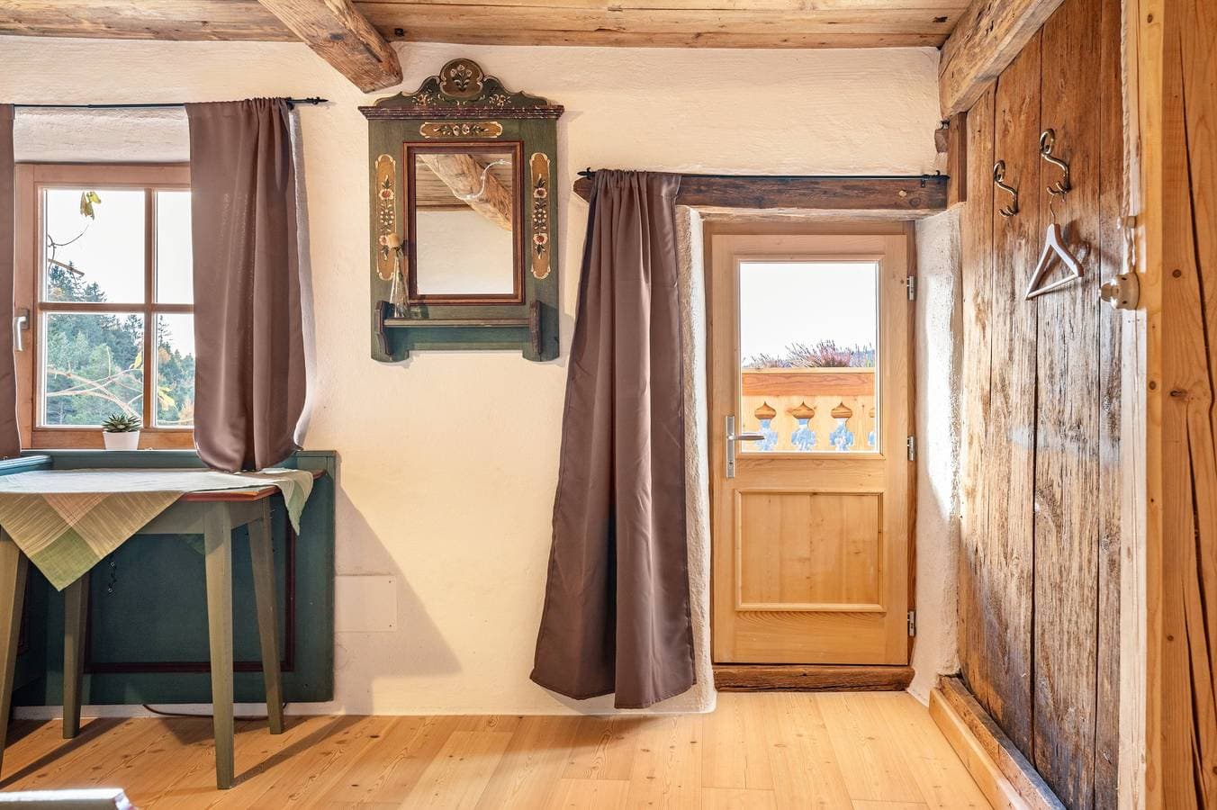 Foto 9 von 37: Historischer Duregghof: Idyllisches Apartment mit Bergblick & privatem Garten
