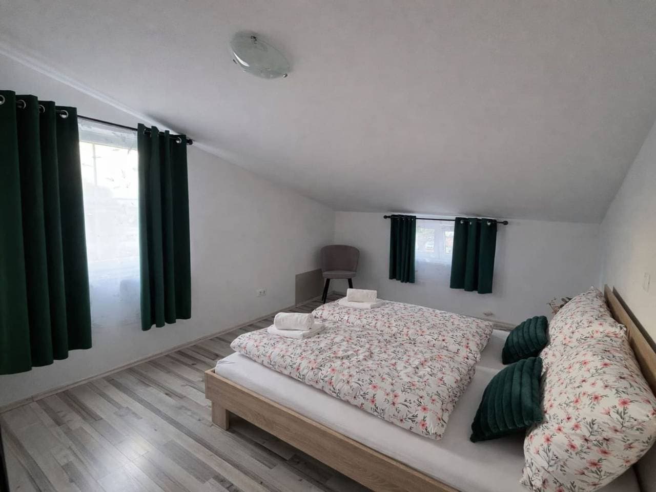 Foto 13 von 19: Apartments Sunset - Two bedroom Apartment with Terrace and Sea View