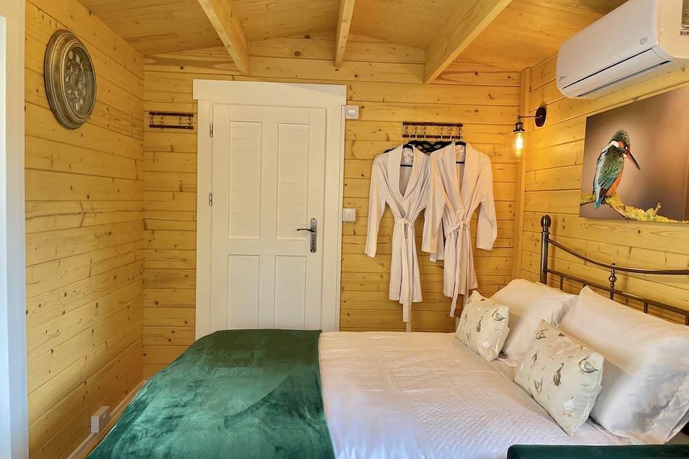 Beautiful studio style lodge, located in the Kent countryside 1