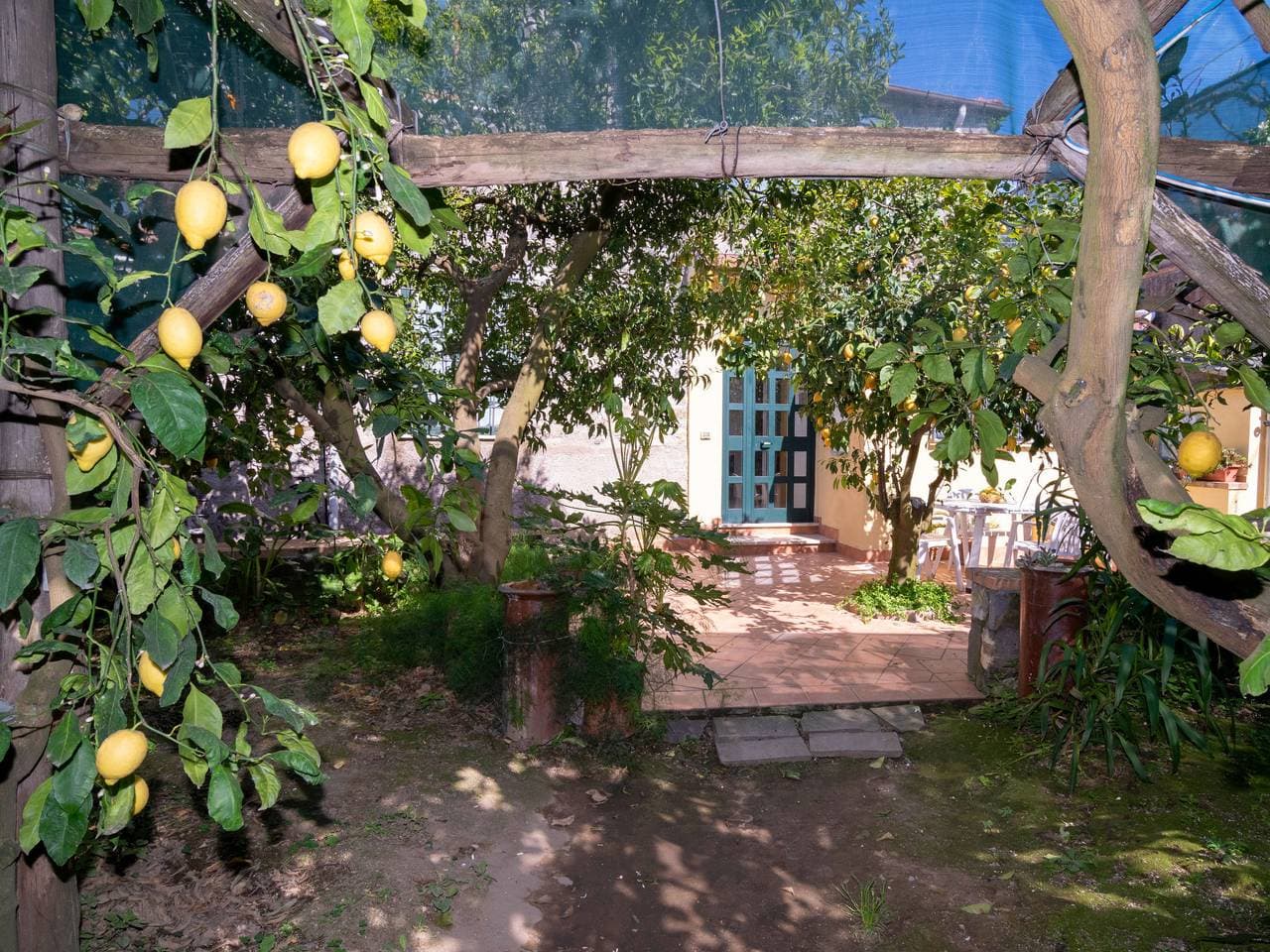Sorrento: Altes, grosses, gemütliches Dreifamilienhaus Il Montano 1