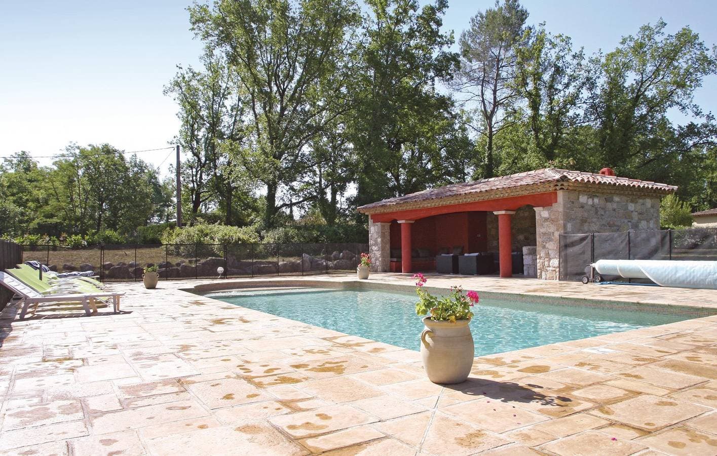 Foto 5 von 34: Gemütlicher Rückzugsort für Familien: Pool, Parkplatz, & Internet