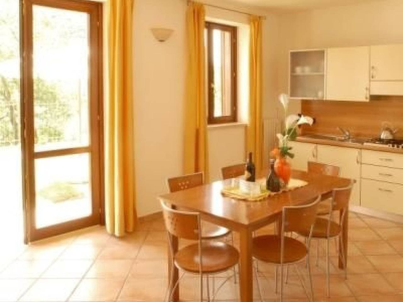 Foto 9 von 21: 'Zwei-Zimmer-Balkon
