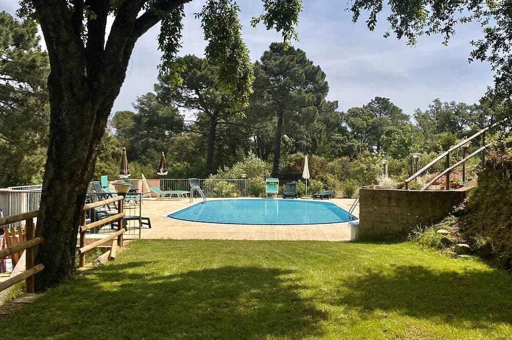 5 Zwei- und Dreizimmerwohnungen (4 bis 7 Betten) mit privatem Pool in Strandnähe 1