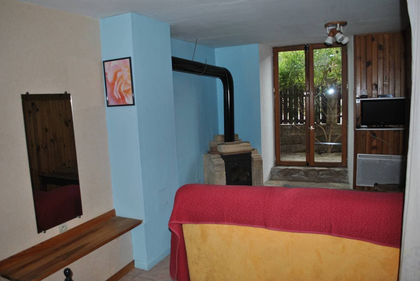 Foto 10 von 15: Gîte „Le Vignou“ in Ste-Enimie: Bergblick, private Terrasse & WLAN