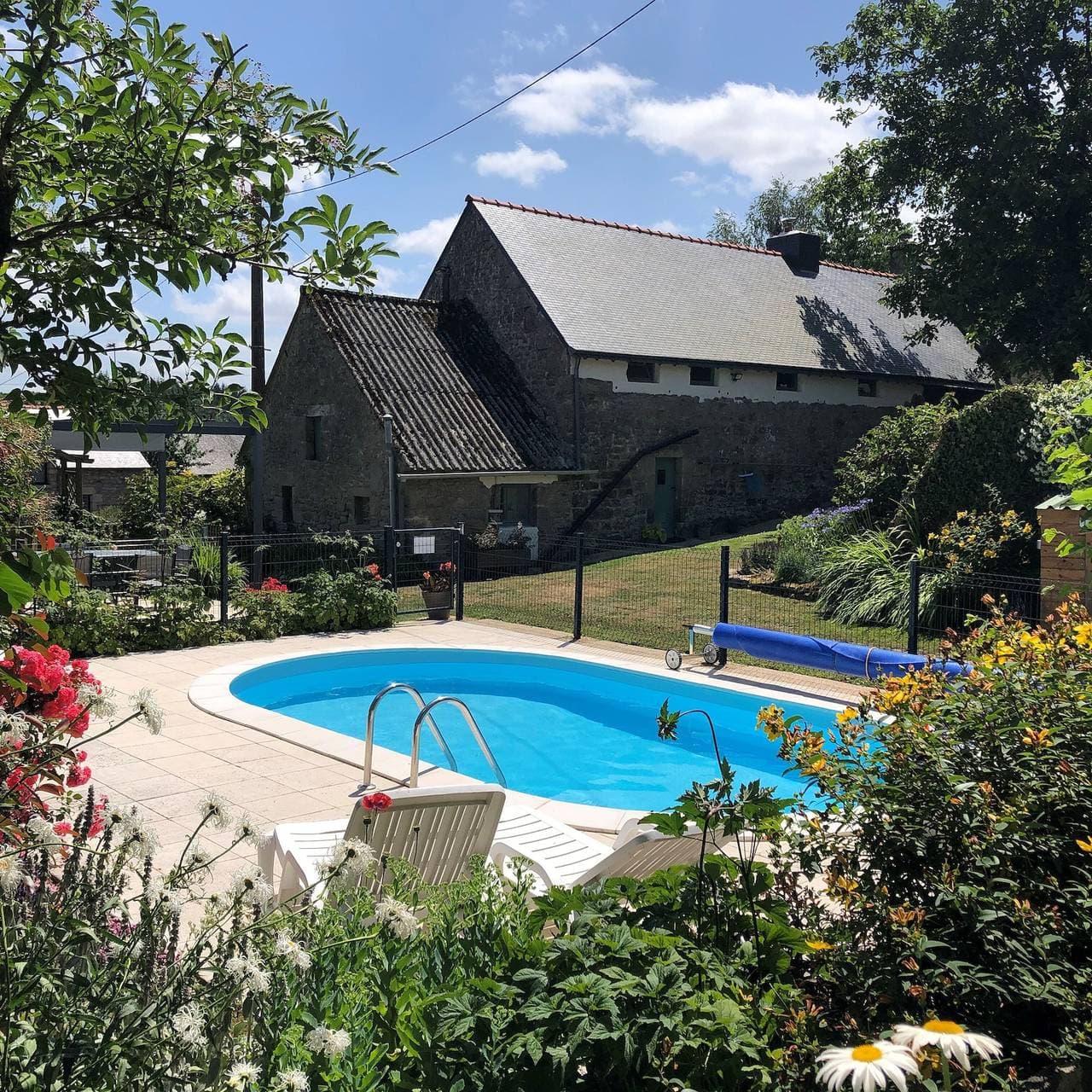 Foto 8 von 45: Walnut Tree Gîte – Charmantes Steinhaus mit Pool im ruhigen Kersulan