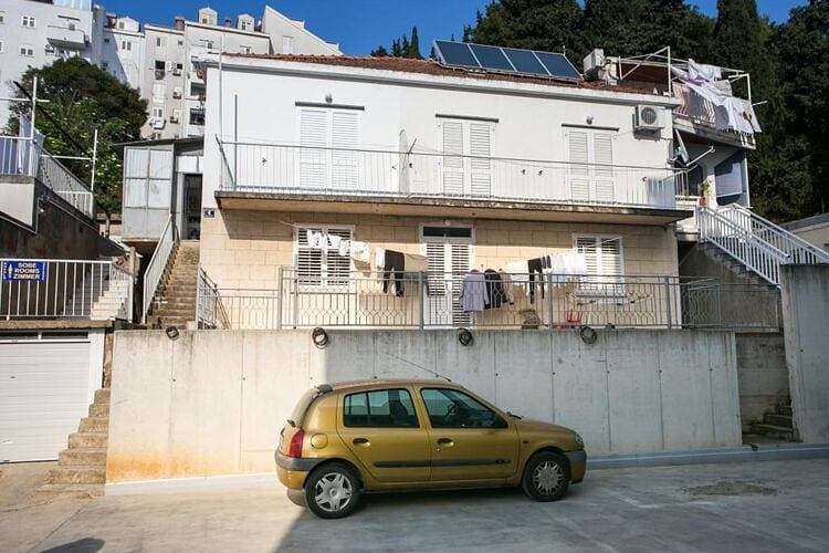 Foto 5 von 17: Guest House Kusalo- Double Room with Patio (Soba 2)
