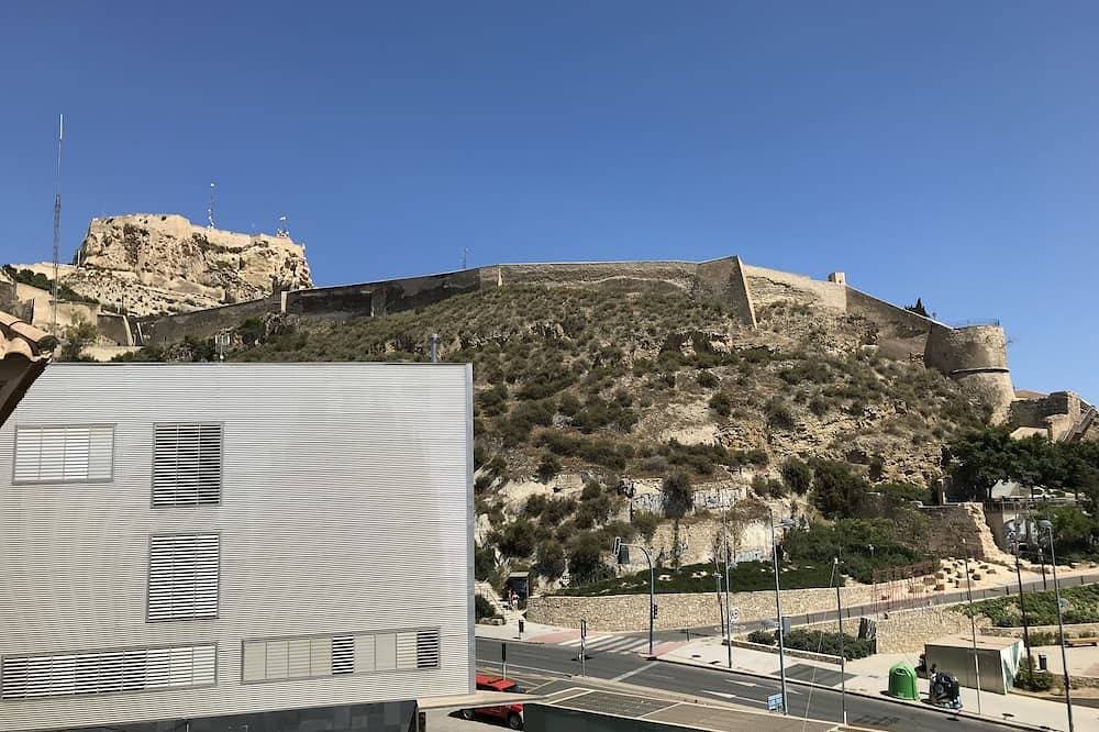 Foto 12 von 12: Zentrum, mit Blick auf die Burg und nahe dem Strand