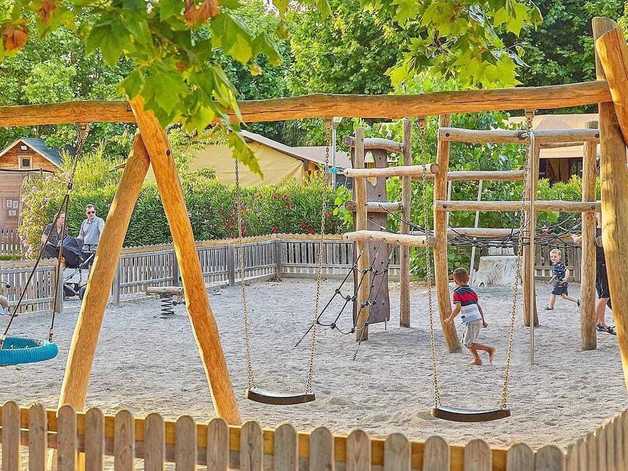 Camping La Plage d'Argens - Zelt 5 personen - 2 Schlafzimmer | 4-5 Schlafplätze | Kein Bad | Klimaan... 1