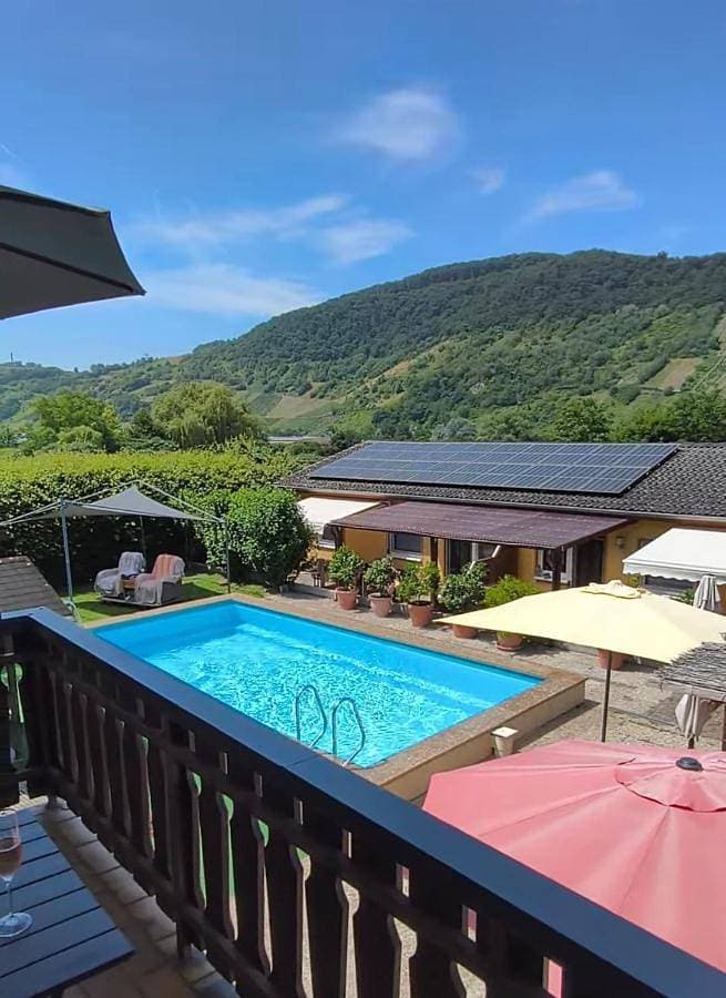 Moselferienweingut Schaefer 1