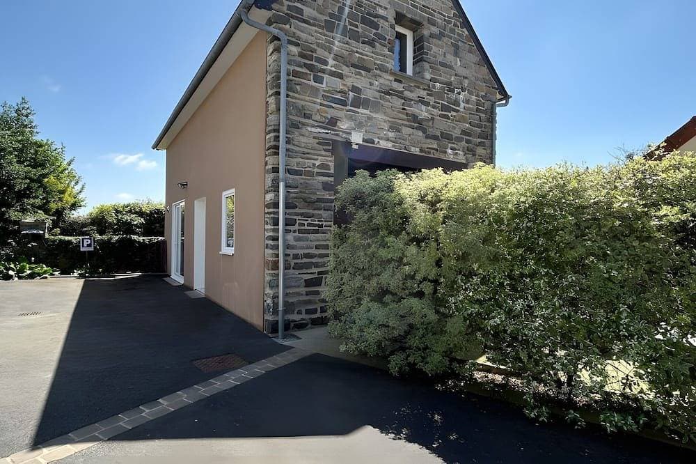 Foto 10 von 17: La maison – Private Suite mit Spa, 3 km vom Meer entfernt
