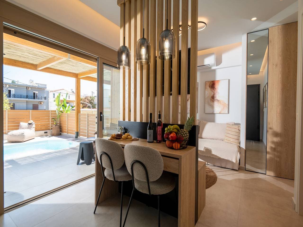 Foto 5 von 50: Premium Seaview Suite with Heated Pool and Private Parking