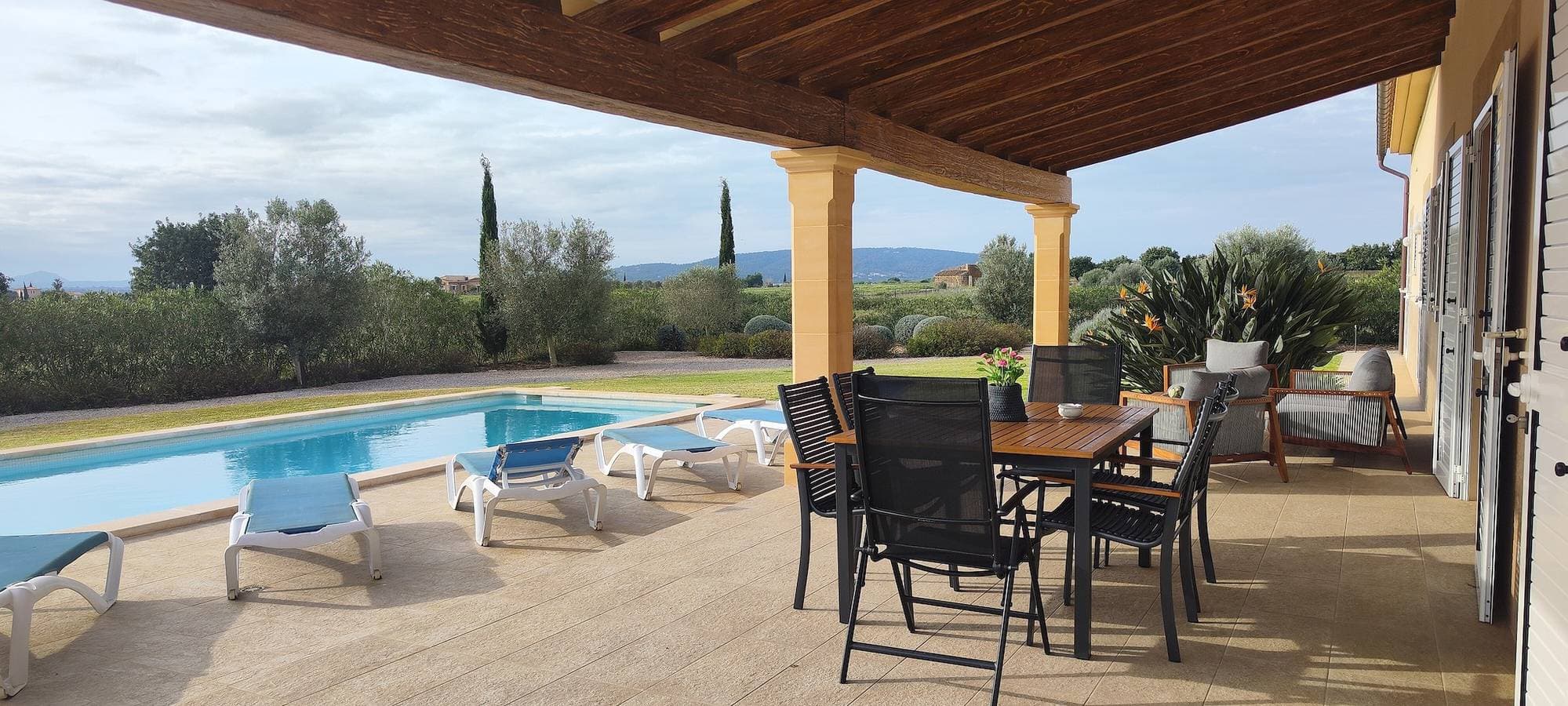 Foto 4 von 34: Ferienhaus 'Vanessa' mit Bergblick, privatem Pool und Klimaanlage