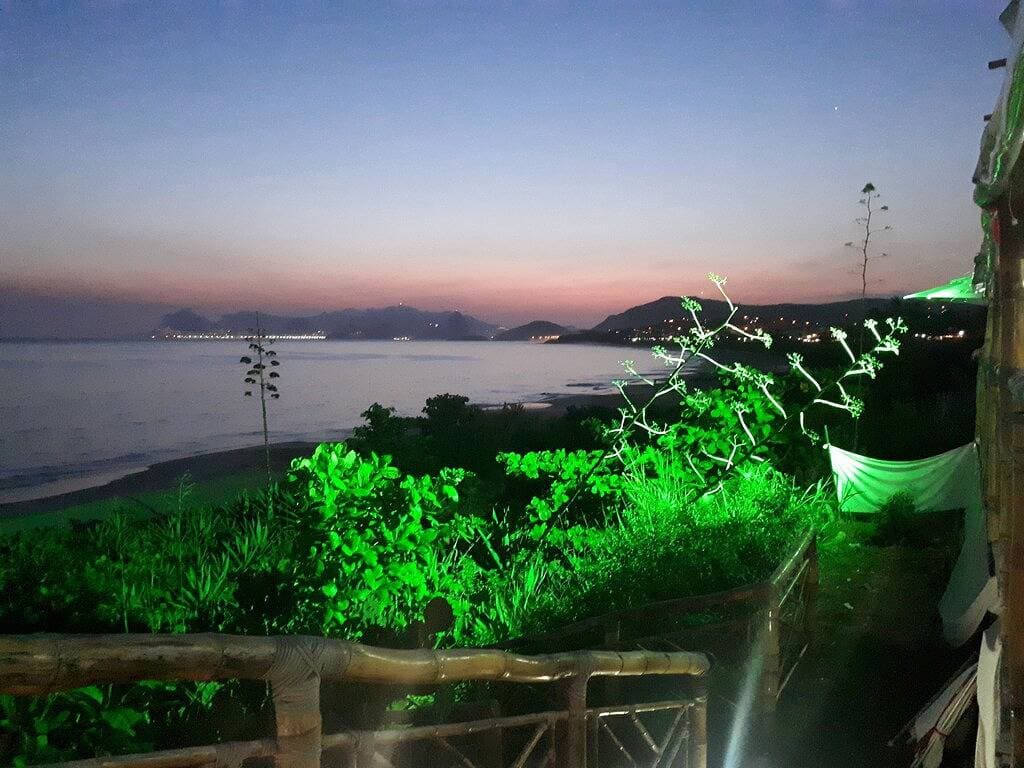 Foto 2 von 36: Camboinhas Ap. Mit Panoramablick auf den Strand