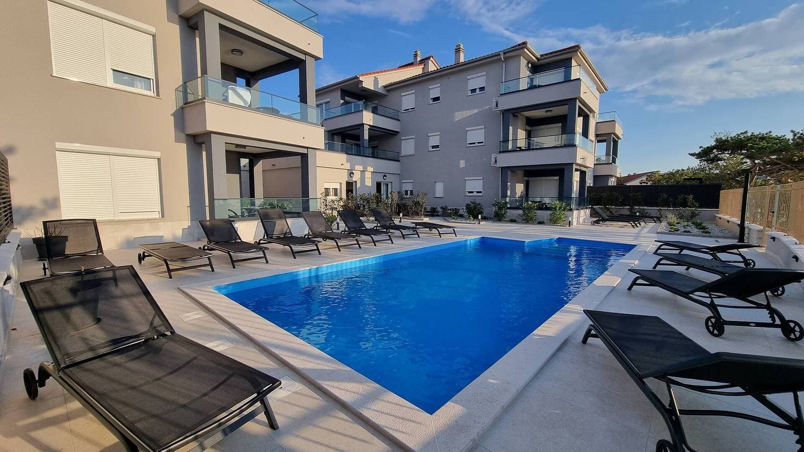 Foto 10 von 13: Luxusapartment Punta Silo - Studio, 30 m vom Meer, Meerblick, Swimmingpool, Außendusche, Smart-TV, Waschraum, privater Parkplatz