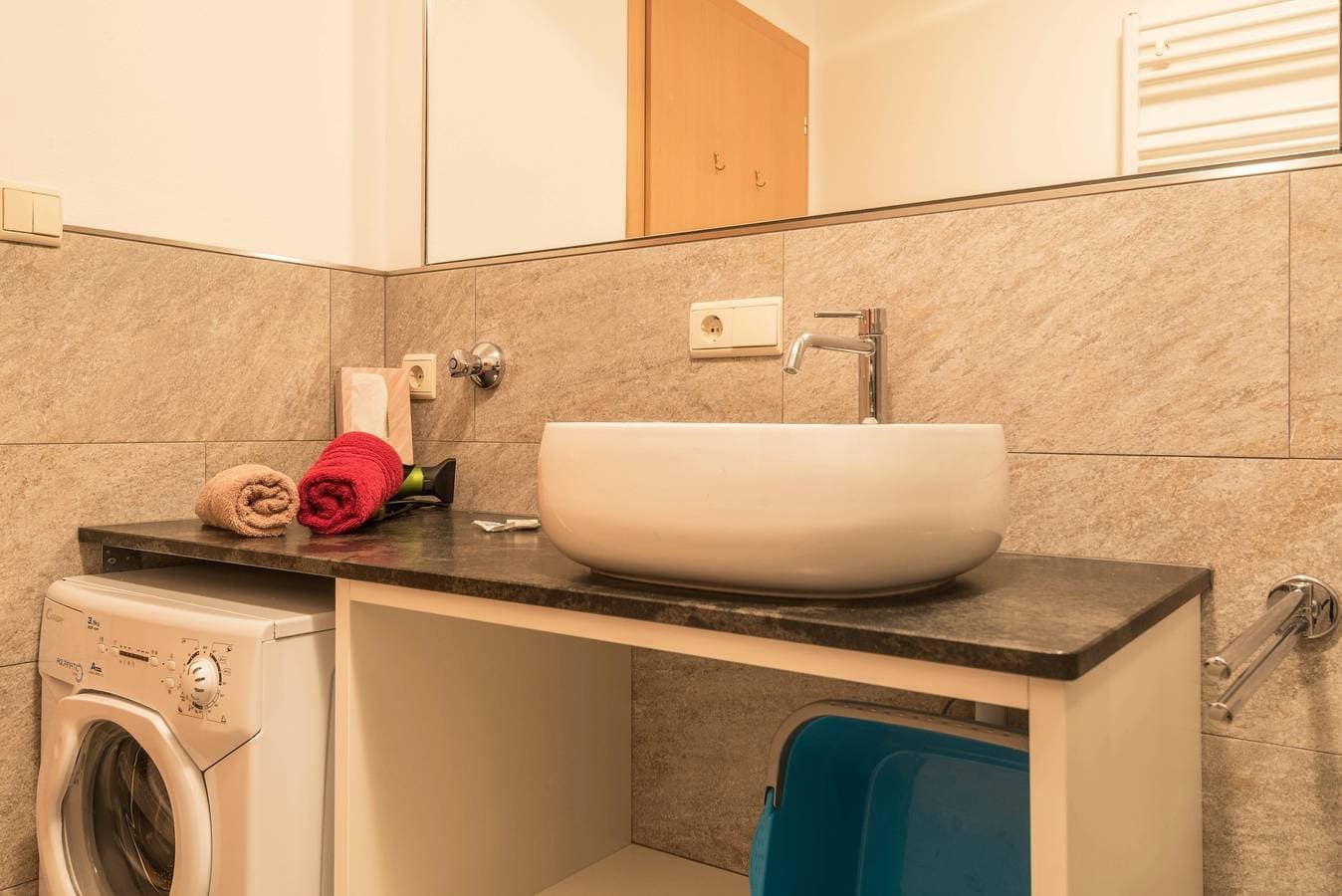 Foto 13 von 22: Gemütliche Ferienwohnung "Euringer Villa Erna" mit Blick auf die Berge