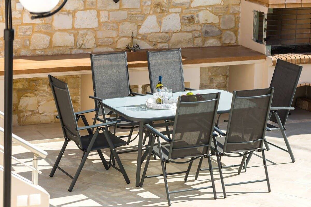 Foto 2 von 46: Villa für 8 Personen mit Garten