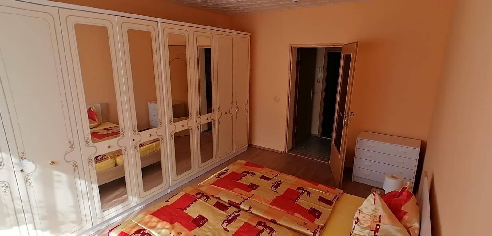 Foto 5 von 12: Ferienwohnung 'Mücheln 1' mit Balkon und Wi-Fi