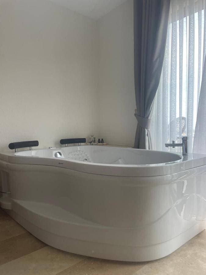 Foto 2 von 9: Double Room with Sea View