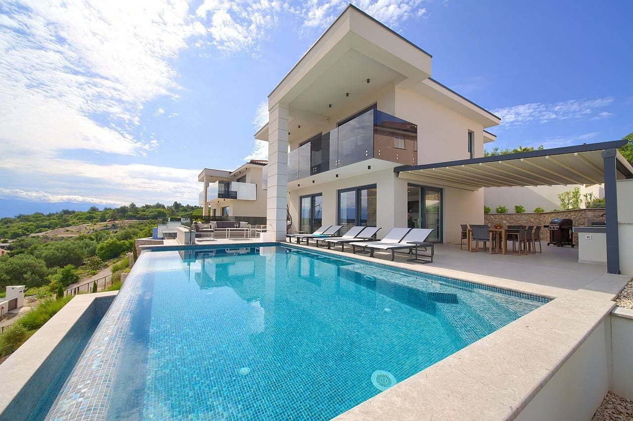 Foto 4 von 78: Villa Majestic mit Sauna und schöner Aussicht