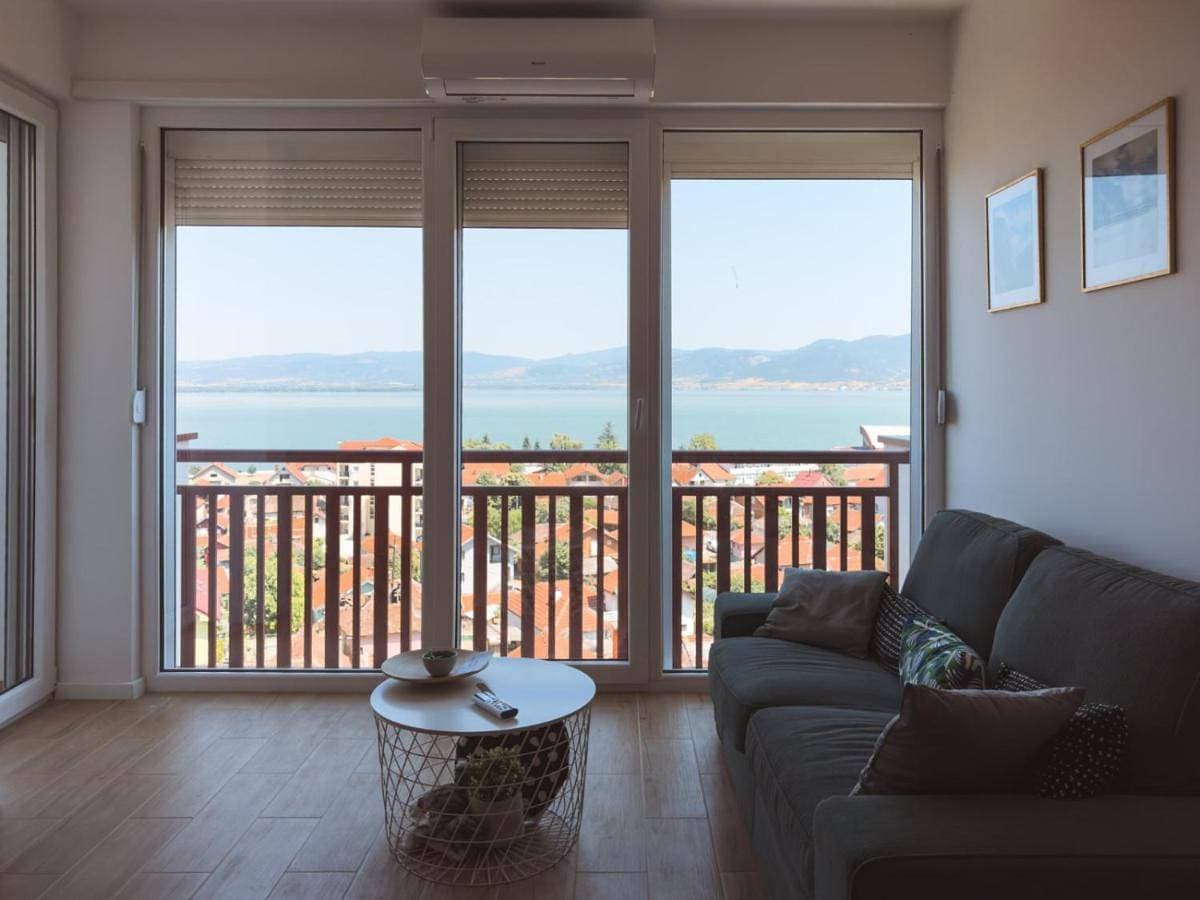 Foto 2 von 19: Two-Bedroom Apartment with Balcony and Terrace