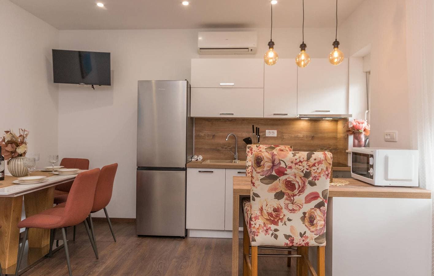 Foto 11 von 24: Gemütliche Ferienwohnung mit Pool, Terrasse und nur 1 km vom Strand entfernt