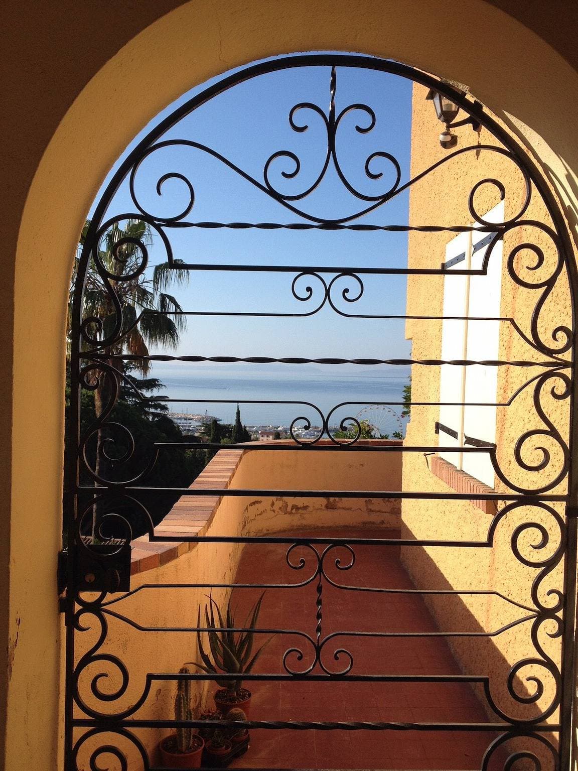 Foto 5 von 31: Bed & Breakfast 'Chambre Canisses' mit Meerblick, Gemeinschaftspool und WLAN