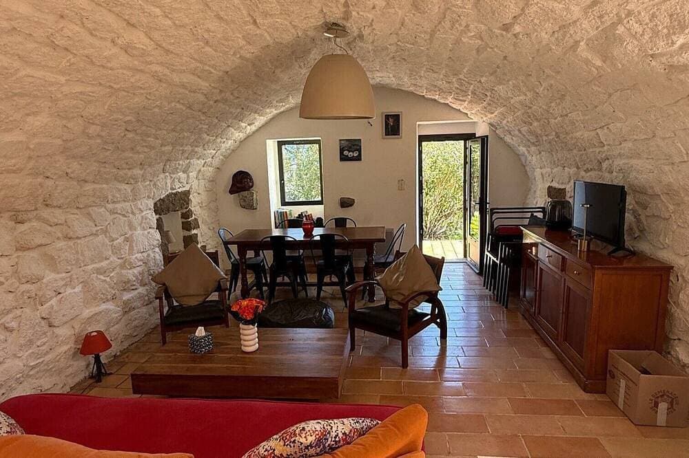 Foto 10 von 22: Traditional Corsican house between sea and scrub