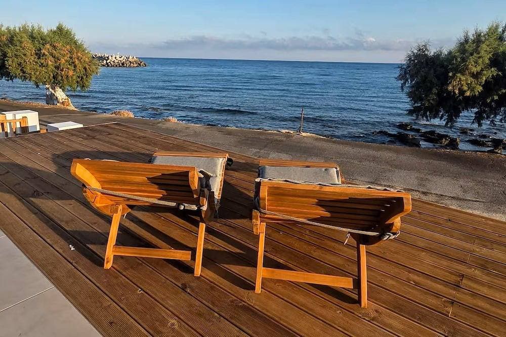 Arie Waterfront House - A Few Steps to the Sea 1