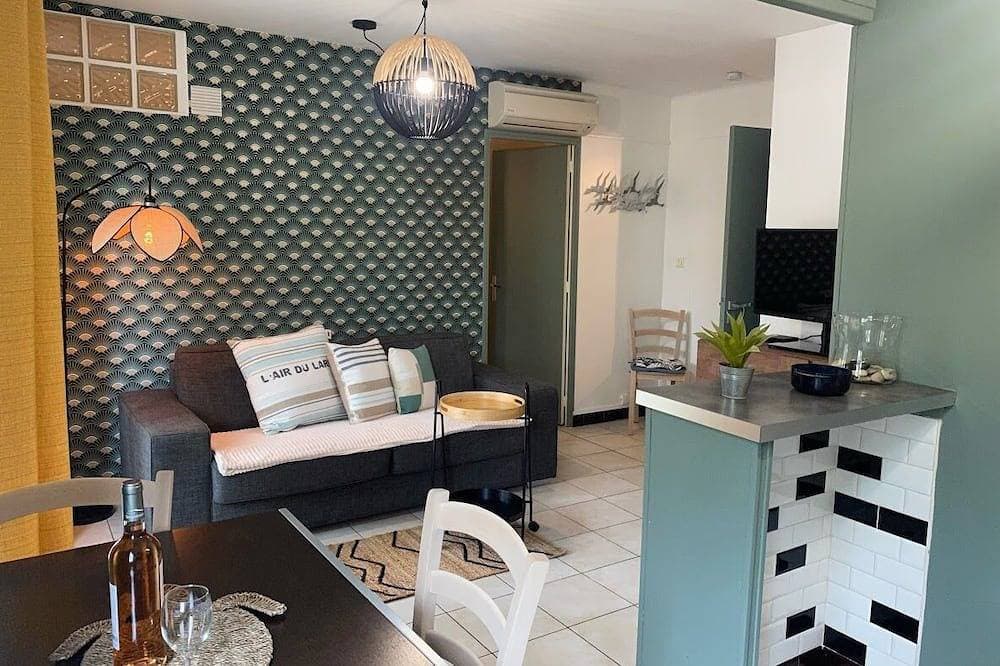 Foto 5 von 21: Cannes Beach. Appart Up Seaview 36 m2. Top Design. Pr. Center. Pool, Garage,