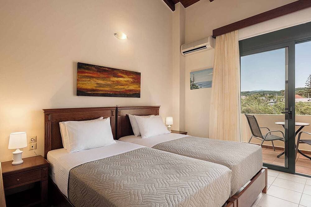 Foto 4 von 30: Corali Villa II - Seaview, Pool & 450m to Beach