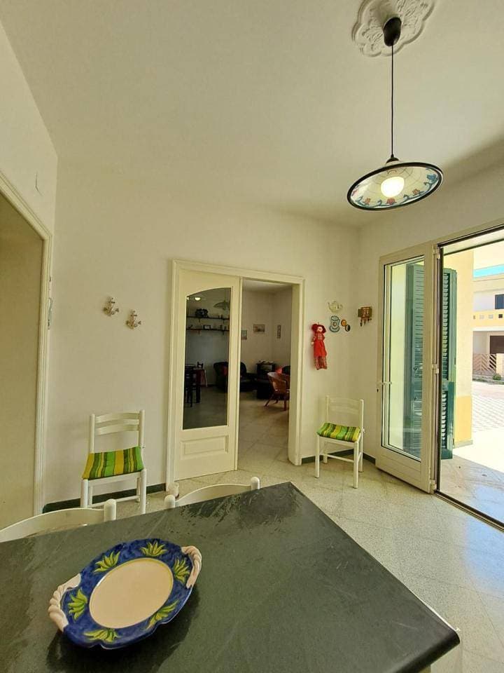 Foto 8 von 39: Three-Bedroom House