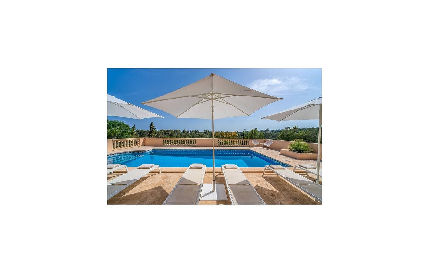 Foto 6 von 37: Rückzugsort mit Meerblick, Pool, Terrasse und Grill