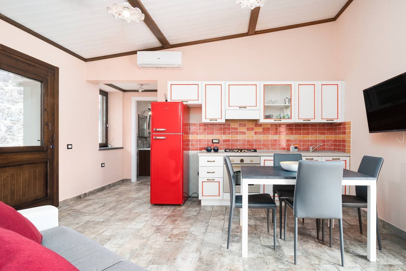 Foto 5 von 26: Ferienhaus 'Casa Stella' mit Blick auf den See, WLAN und Klimaanlage