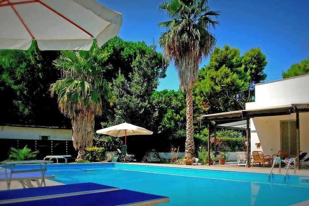 Villa Virginia: private pool, walk 3min for beach and 30min for Paestum temples. 1