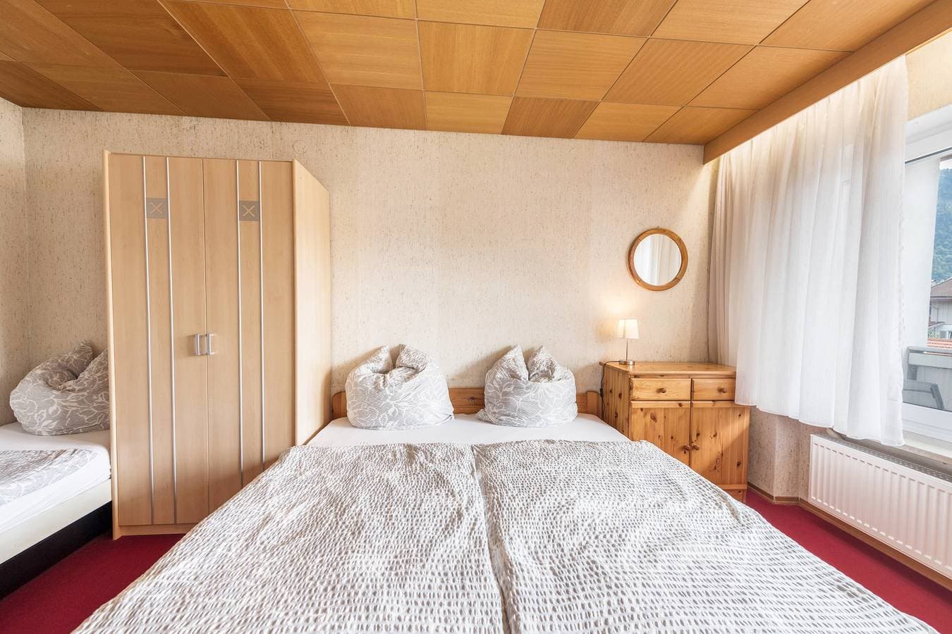 Foto 7 von 15: Gemütliche Ferienwohnung Ferienhaus "Schild" mit Garten & Bergblick