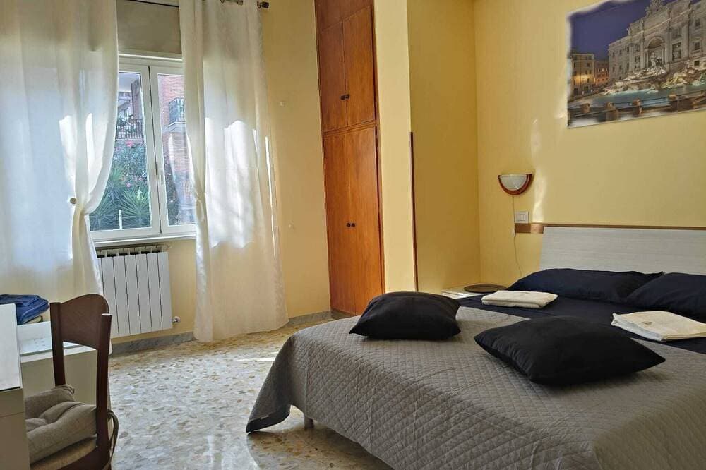 Foto 3 von 17: Delightful Rome apartment -Vatican 9' from the Battistini metro