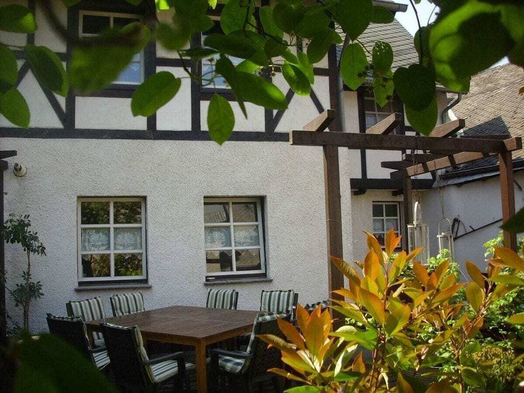 Foto 4 von 21: Ferienhaus in Wintrich mit Schwimmbecken