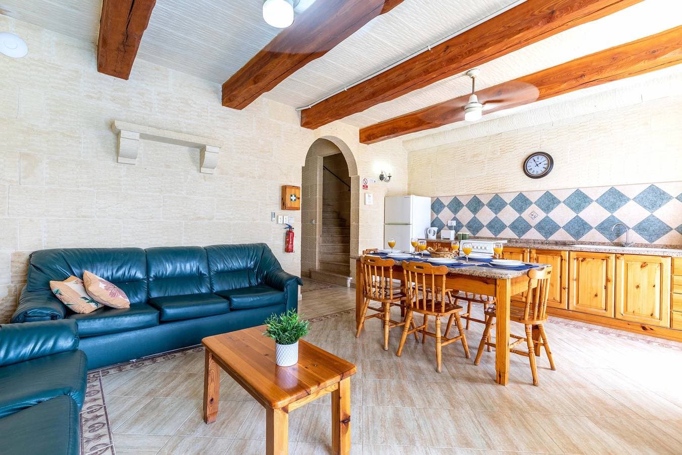 Foto 12 von 24: Villa für 7 Personen mit Balkon