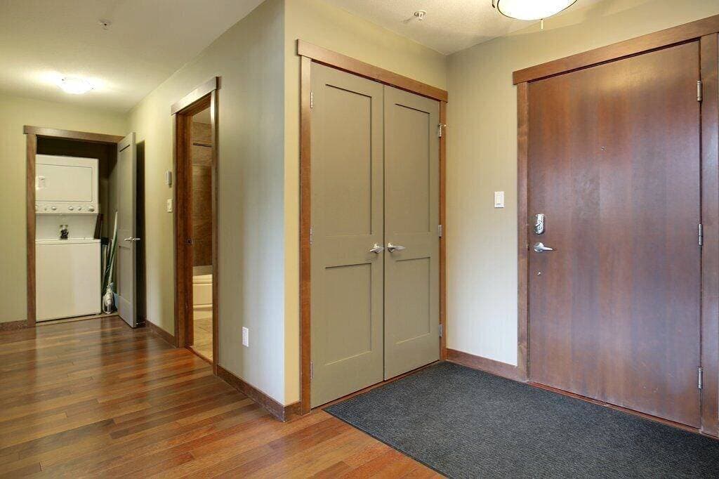 Foto 3 von 34: Canmore Place 312 | Innenstadt, Drei-Schwestern-Blick