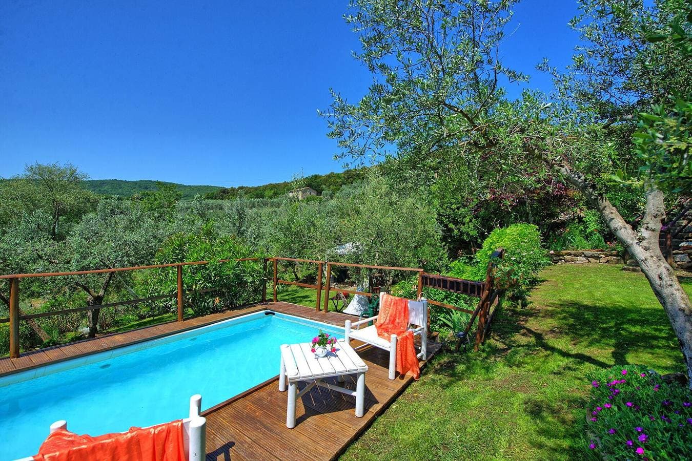 Foto 4 von 32: Villa für 3 Personen mit Terrasse