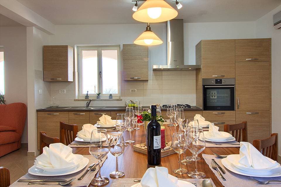 Foto 13 von 40: Villa für 10 Personen mit Terrasse