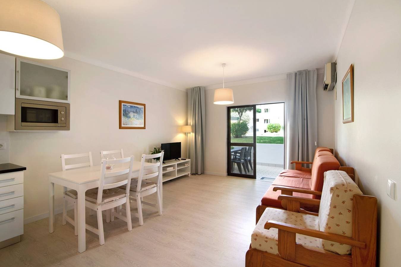 Foto 5 von 24: Ferienwohnung 'Jardins da Falésia' mit Pool, Terrasse und WLAN