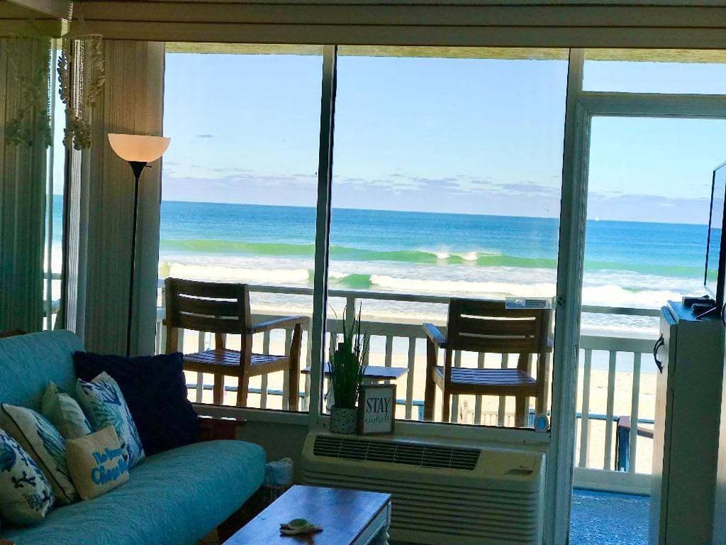 Beach Daze - Ocean front at Symphony Beach Club! 1